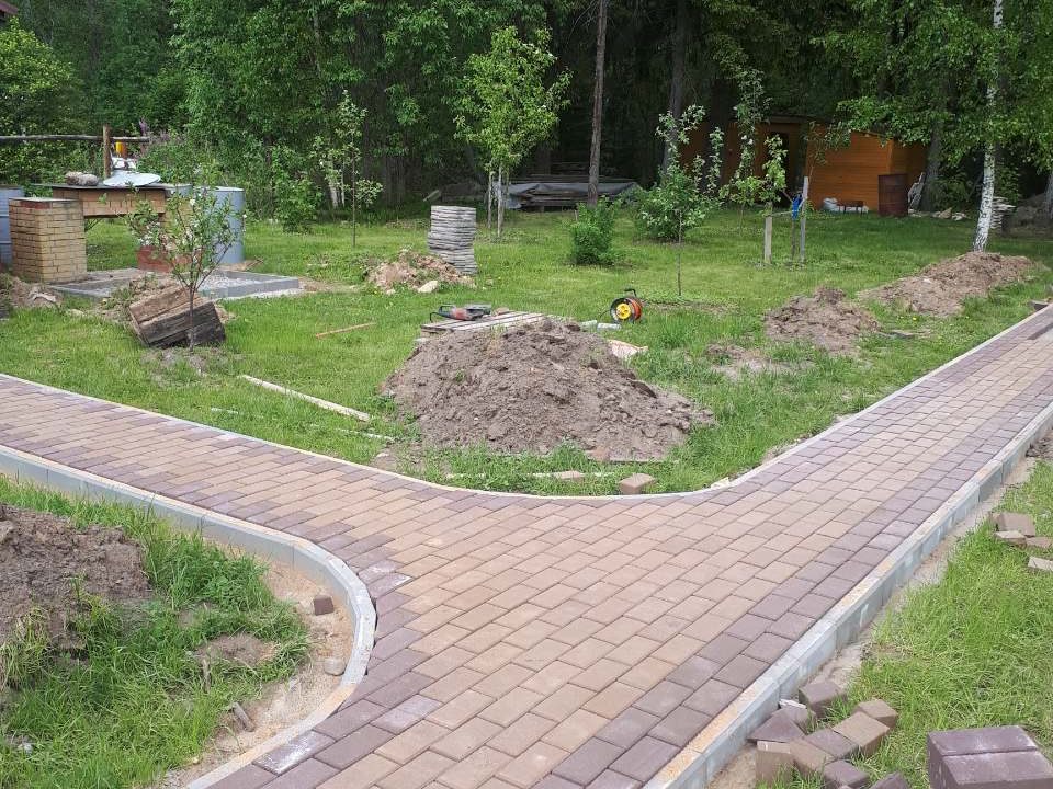 Установка садового бордюра Установка садового бордюра